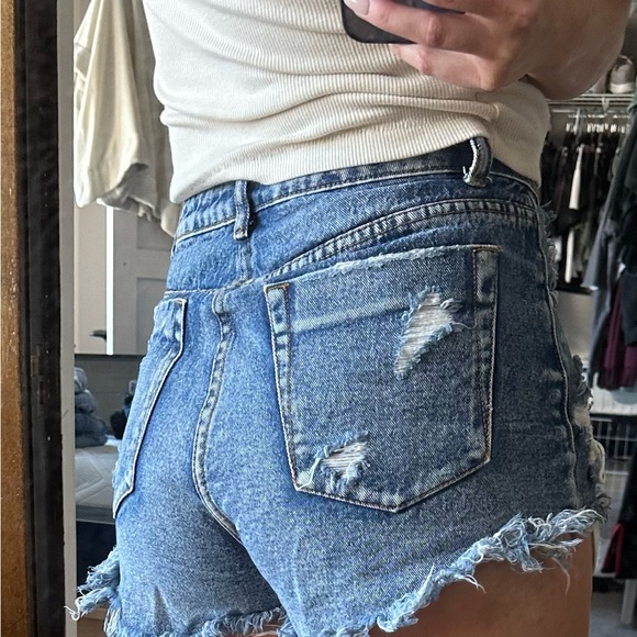 signature distressed shorts - Picture 2 of 4